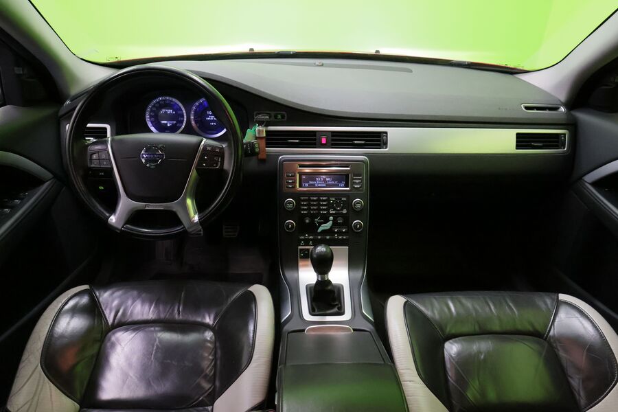 Volvo V70 vaihtoauto