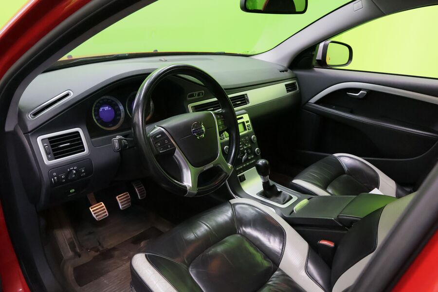 Volvo V70 vaihtoauto