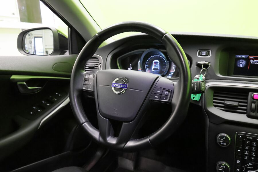 Volvo V40 Cross Country vaihtoauto