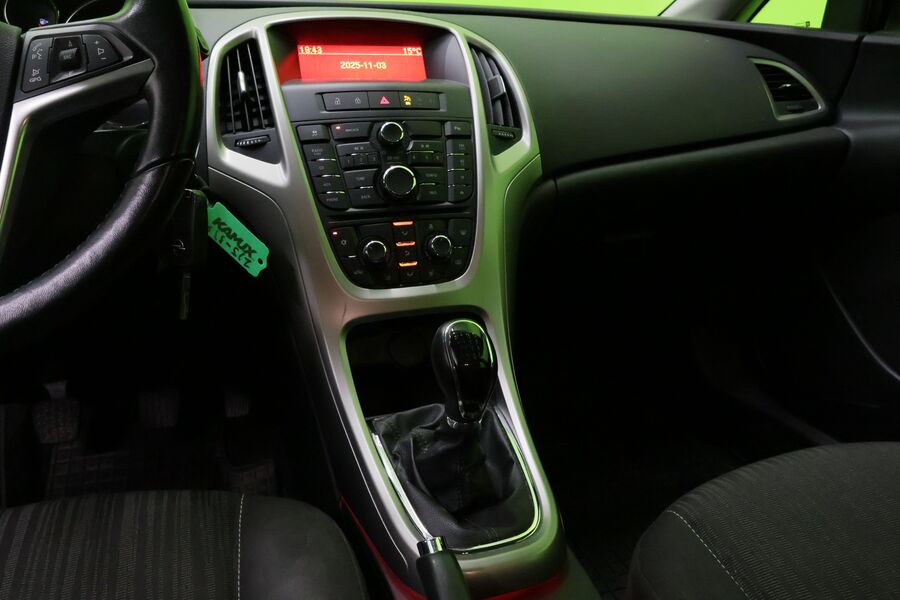 Opel Astra vaihtoauto