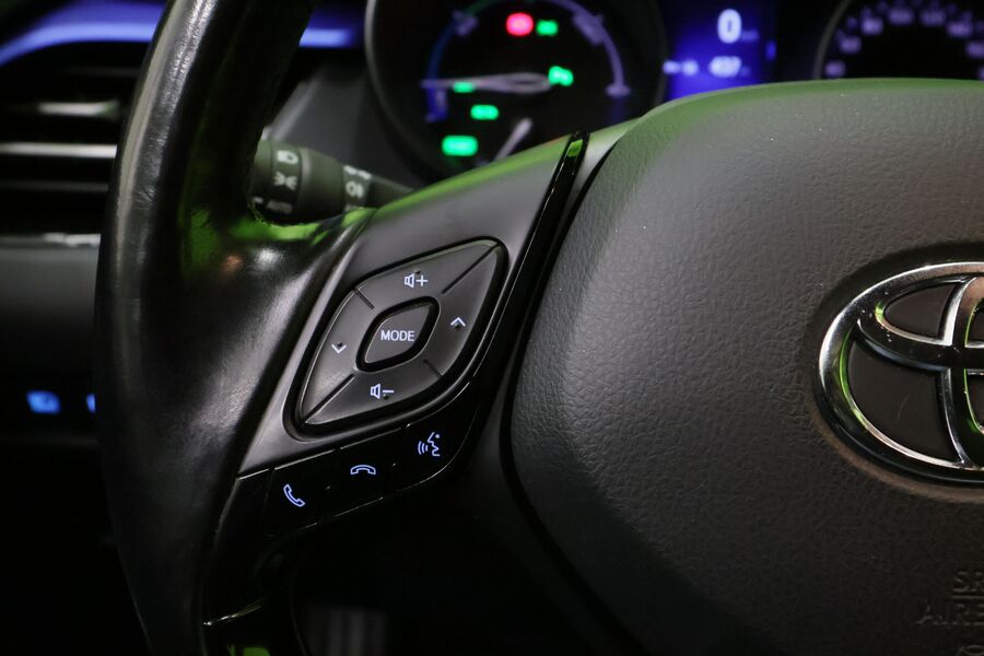 Toyota C-HR vaihtoauto