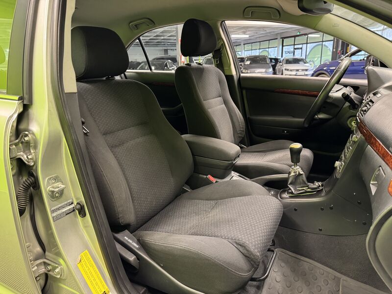 Toyota Avensis vaihtoauto