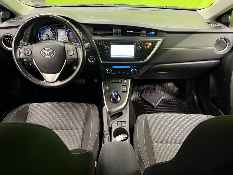 Toyota Auris vaihtoauto