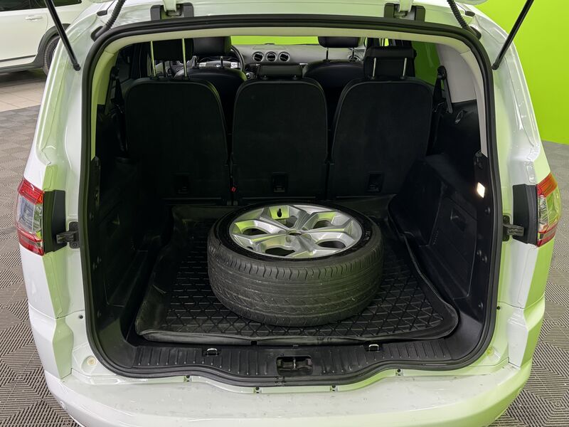 Ford S-MAX vaihtoauto