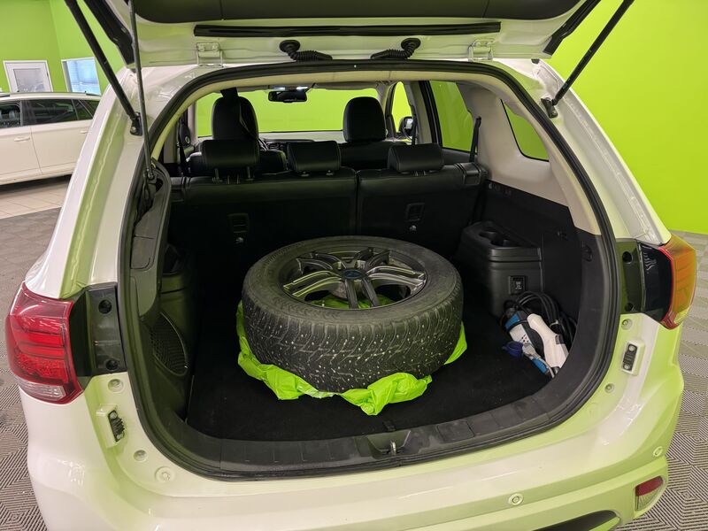 Mitsubishi Outlander PHEV vaihtoauto