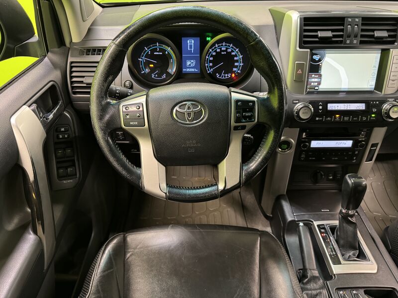 Toyota Land Cruiser vaihtoauto