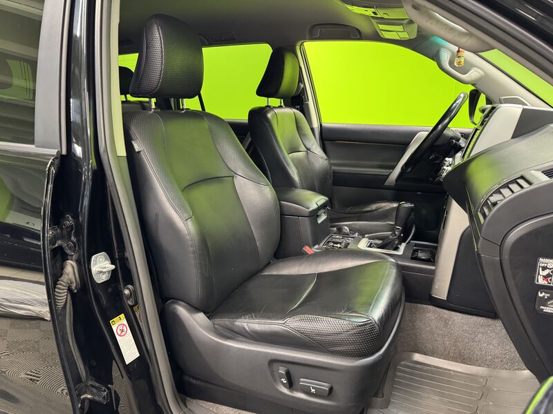 Toyota Land Cruiser vaihtoauto