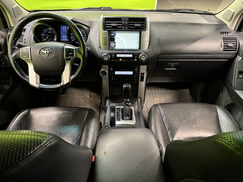 Toyota Land Cruiser vaihtoauto