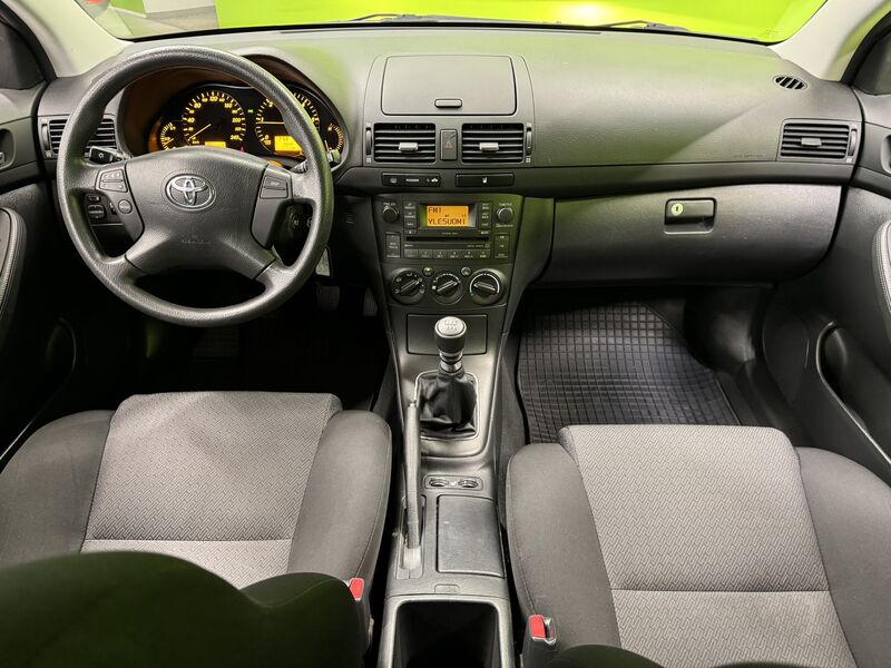 Toyota Avensis vaihtoauto