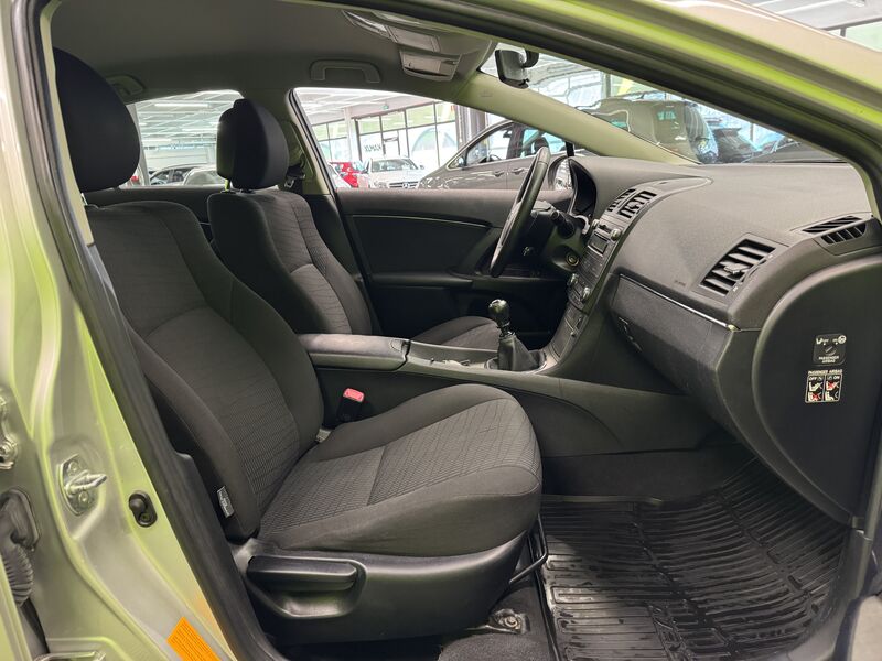 Toyota Avensis vaihtoauto