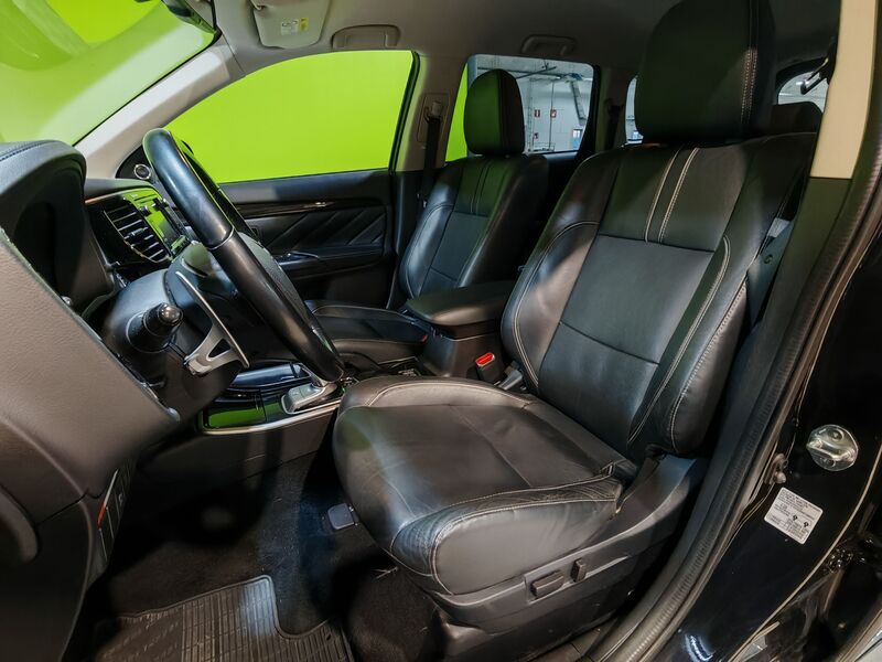 Mitsubishi Outlander PHEV vaihtoauto