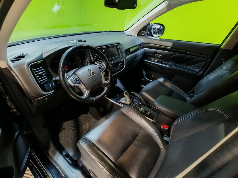 Mitsubishi Outlander PHEV vaihtoauto