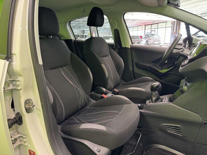 Peugeot 208 vaihtoauto