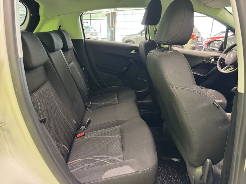 Peugeot 208 vaihtoauto