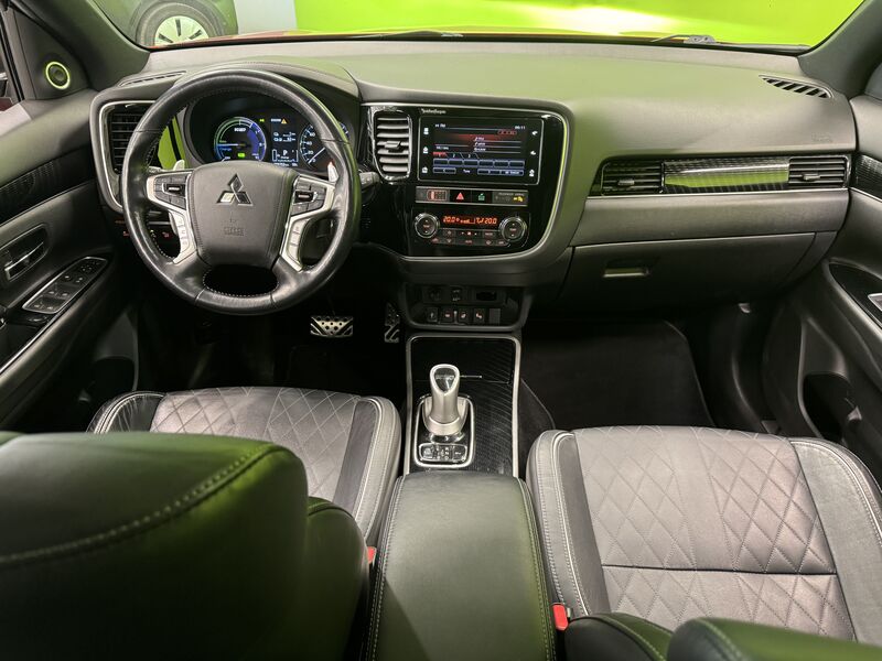 Mitsubishi Outlander PHEV vaihtoauto