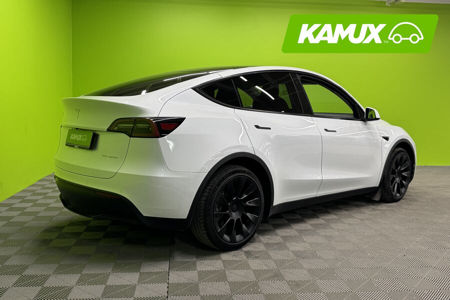 Tesla Model Y vaihtoauto