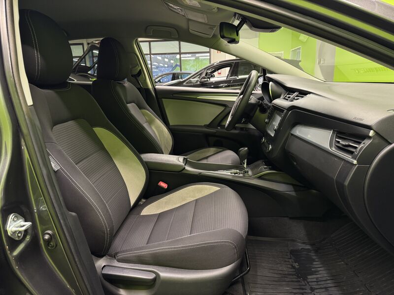 Toyota Avensis vaihtoauto