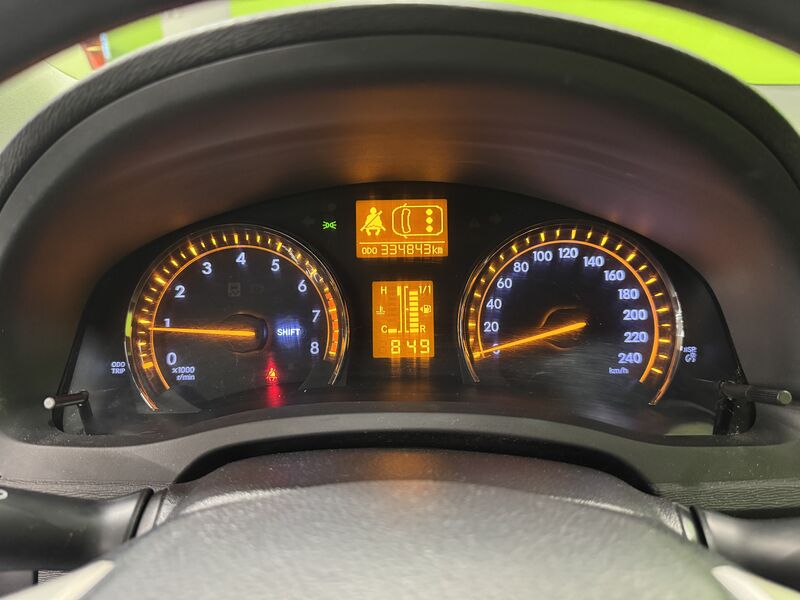 Toyota Avensis vaihtoauto