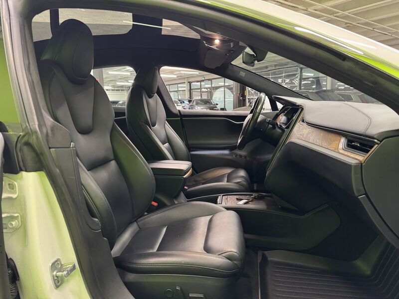 Tesla Model S vaihtoauto