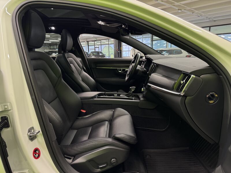 Volvo V90 Cross Country vaihtoauto