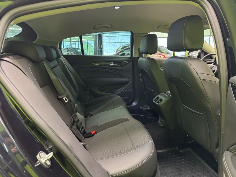 Opel Insignia vaihtoauto