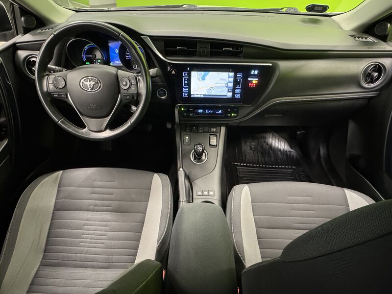 Toyota Auris vaihtoauto