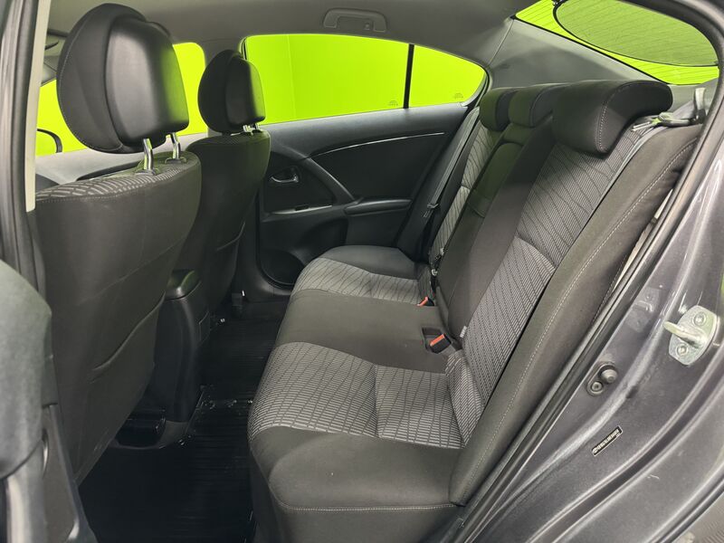 Toyota Avensis vaihtoauto