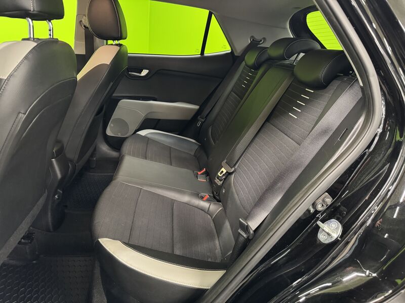 Kia Stonic vaihtoauto