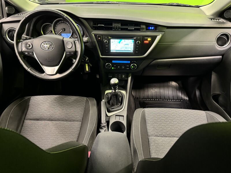Toyota Auris vaihtoauto
