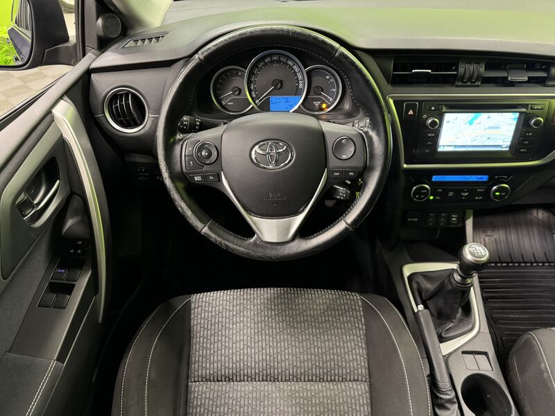 Toyota Auris vaihtoauto