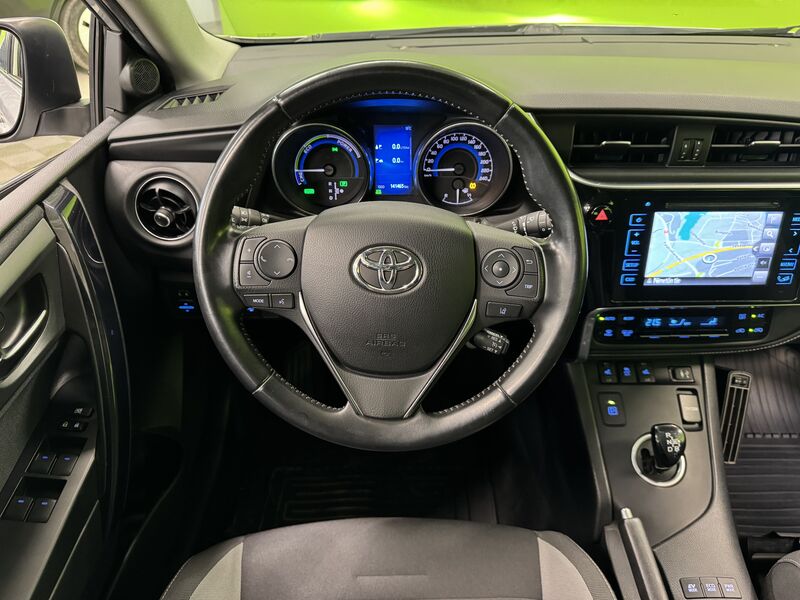 Toyota Auris vaihtoauto