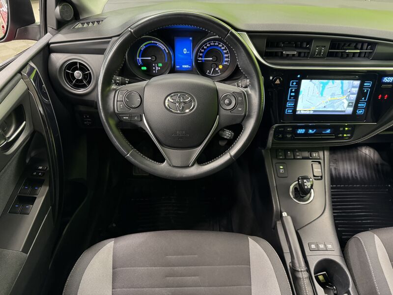 Toyota Auris vaihtoauto