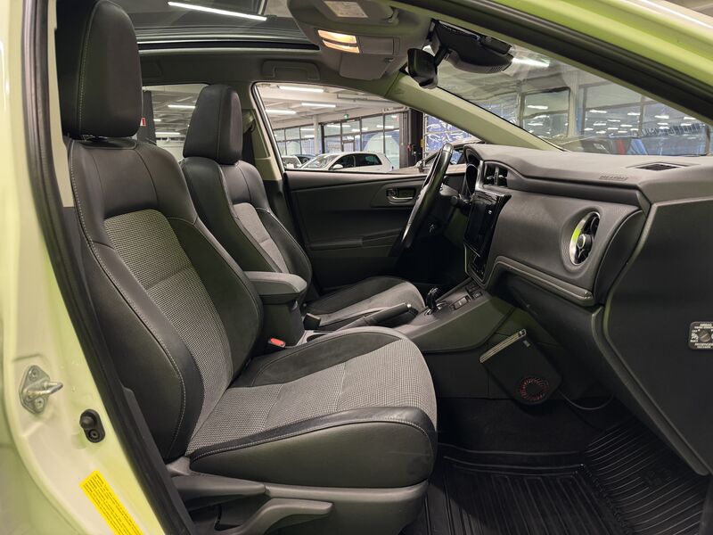 Toyota Auris vaihtoauto