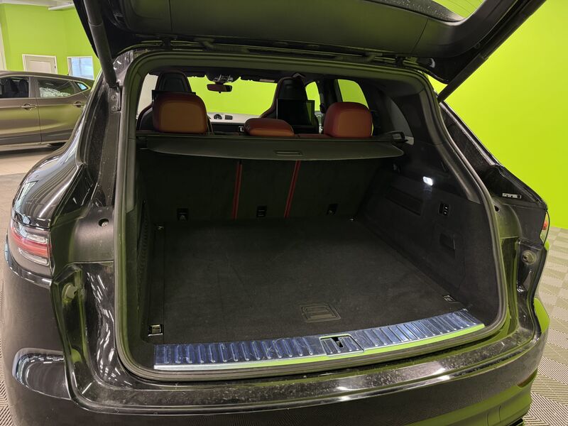 Porsche Cayenne vaihtoauto