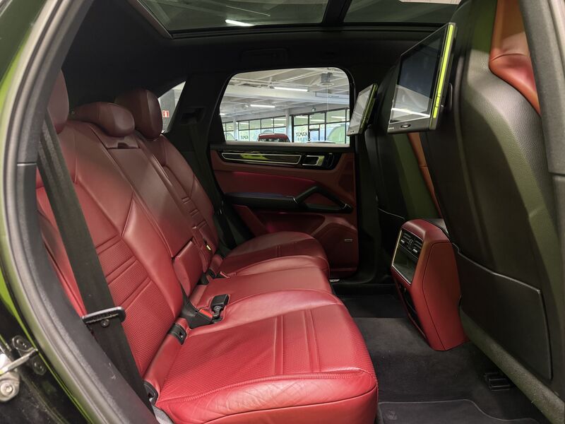 Porsche Cayenne vaihtoauto