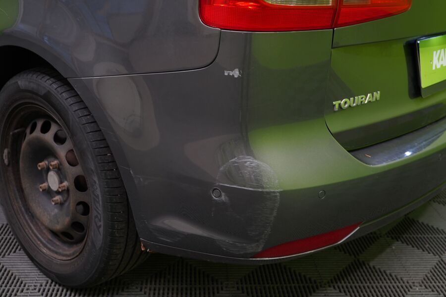 Volkswagen Touran vaihtoauto