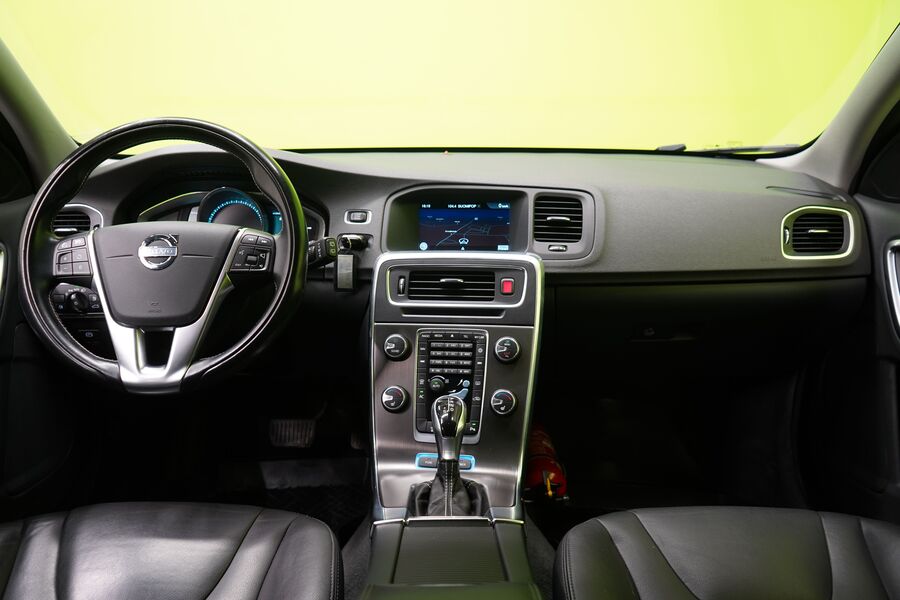 Volvo V60 vaihtoauto