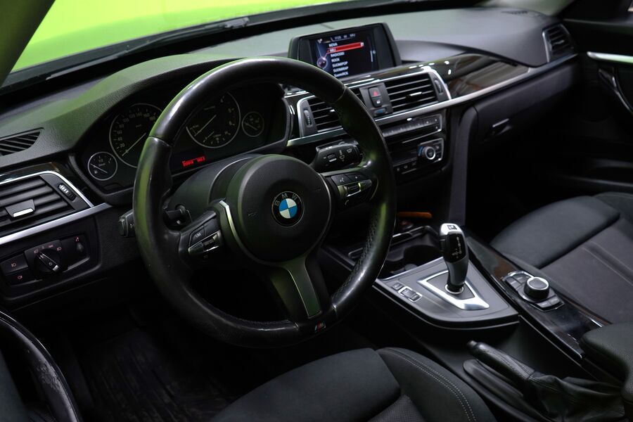 BMW 320 vaihtoauto