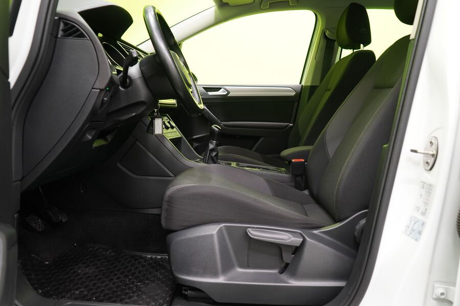Volkswagen Touran vaihtoauto