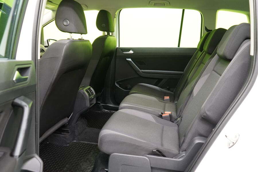 Volkswagen Touran vaihtoauto