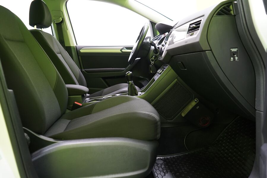 Volkswagen Touran vaihtoauto