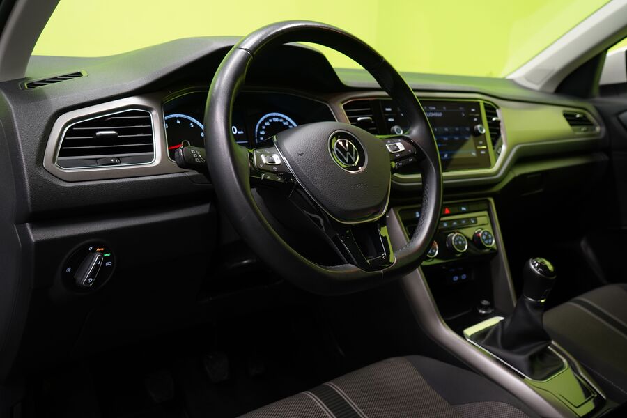 Volkswagen T-Roc vaihtoauto