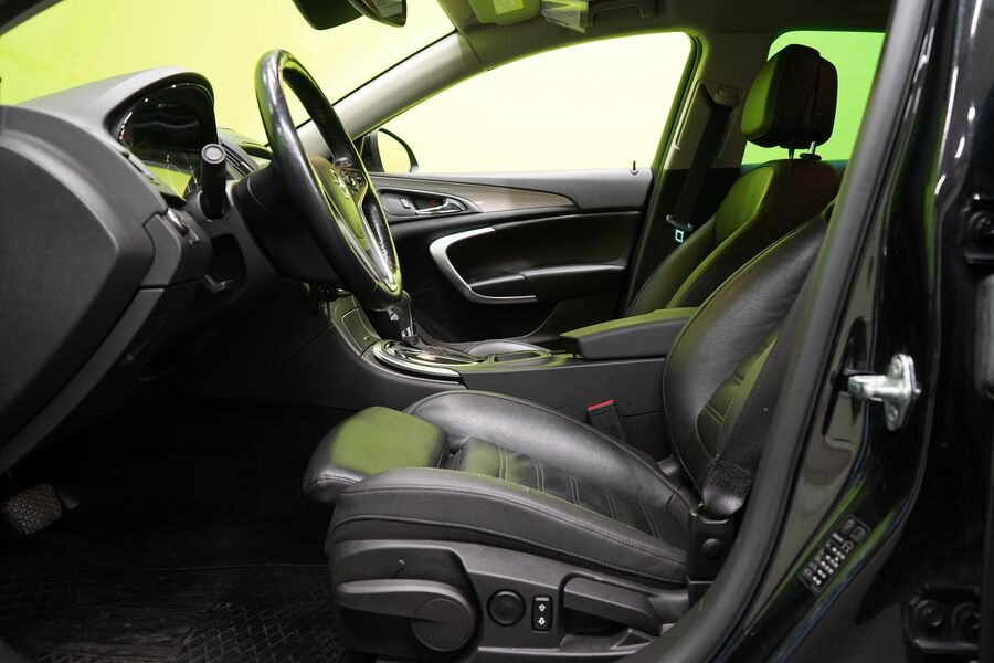 Opel Insignia vaihtoauto