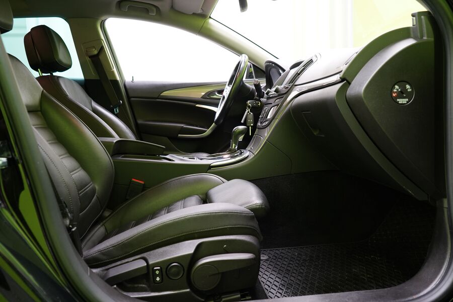 Opel Insignia vaihtoauto