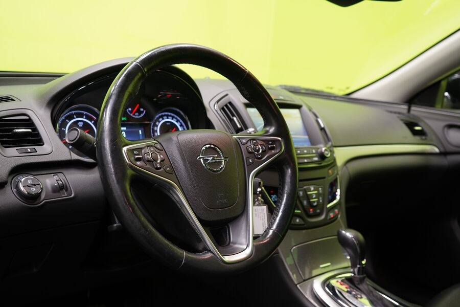 Opel Insignia vaihtoauto