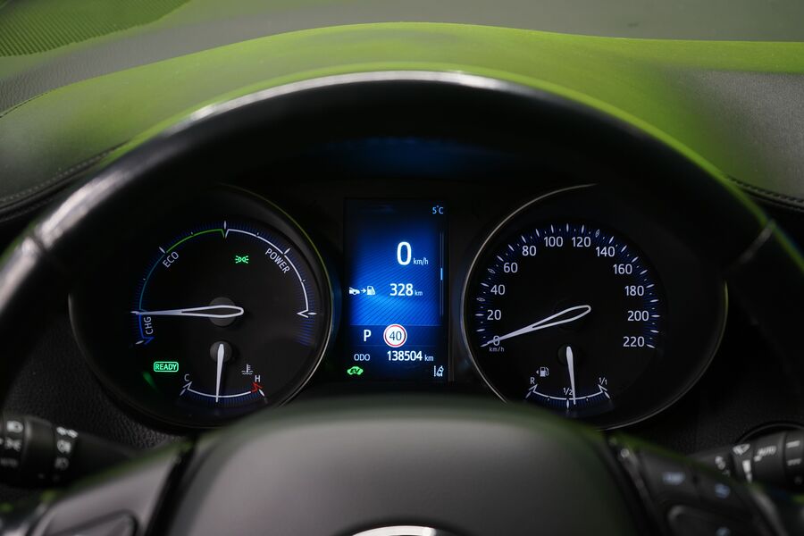 Toyota C-HR vaihtoauto