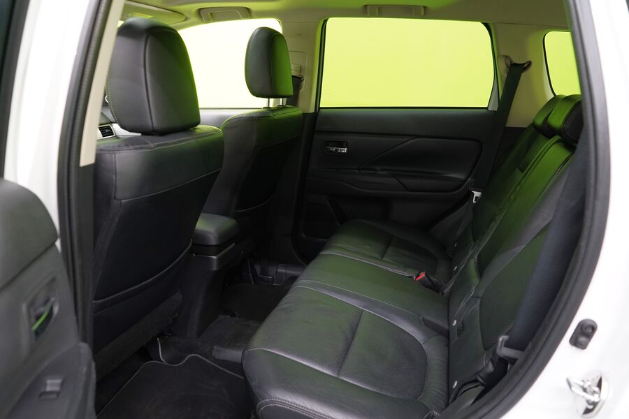 Mitsubishi Outlander PHEV vaihtoauto