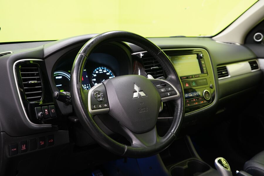 Mitsubishi Outlander PHEV vaihtoauto