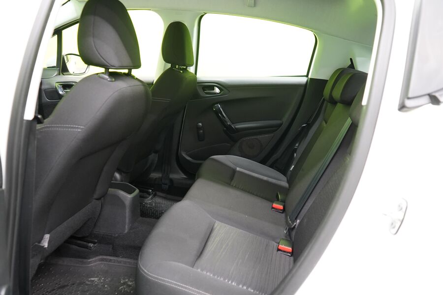 Peugeot 208 vaihtoauto