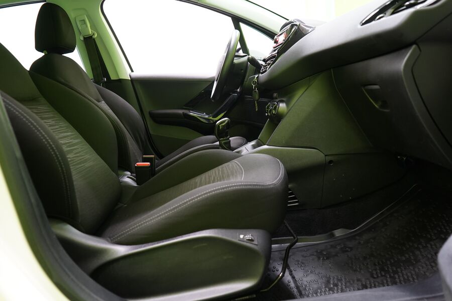 Peugeot 208 vaihtoauto